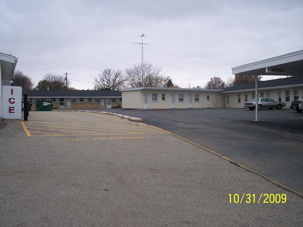 Grand View Motel Beaver Dam Экстерьер фото