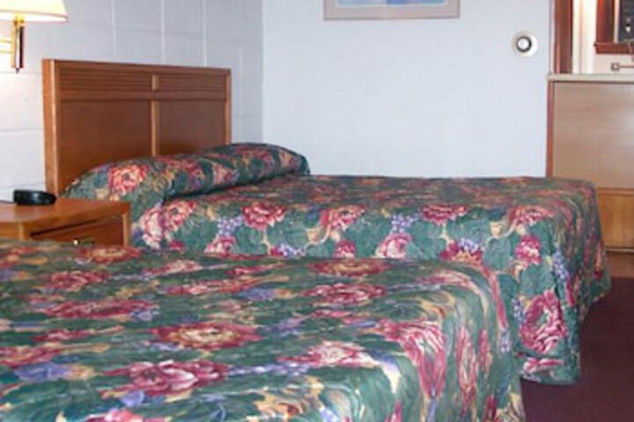 Grand View Motel Beaver Dam Экстерьер фото