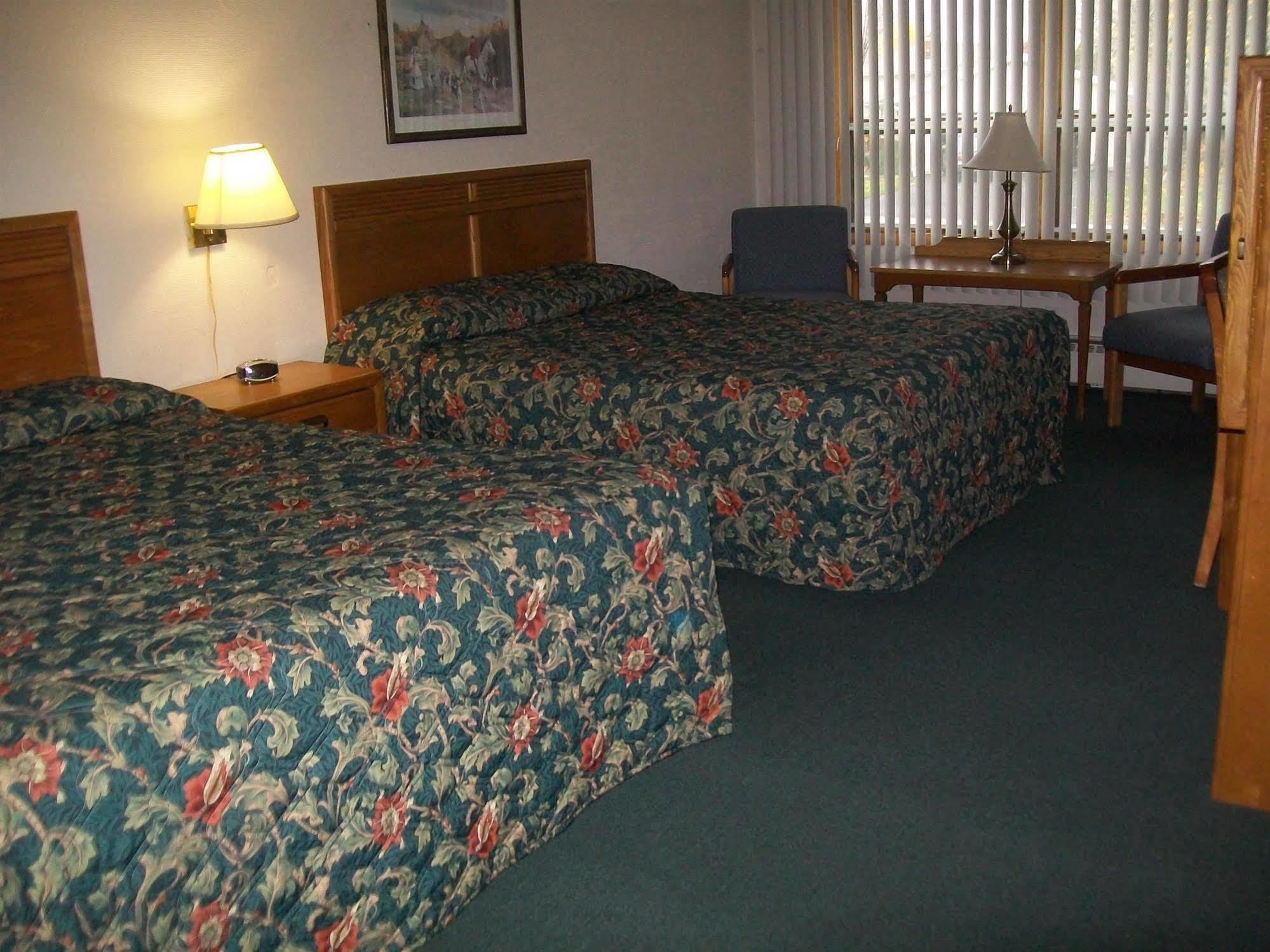 Grand View Motel Beaver Dam Экстерьер фото